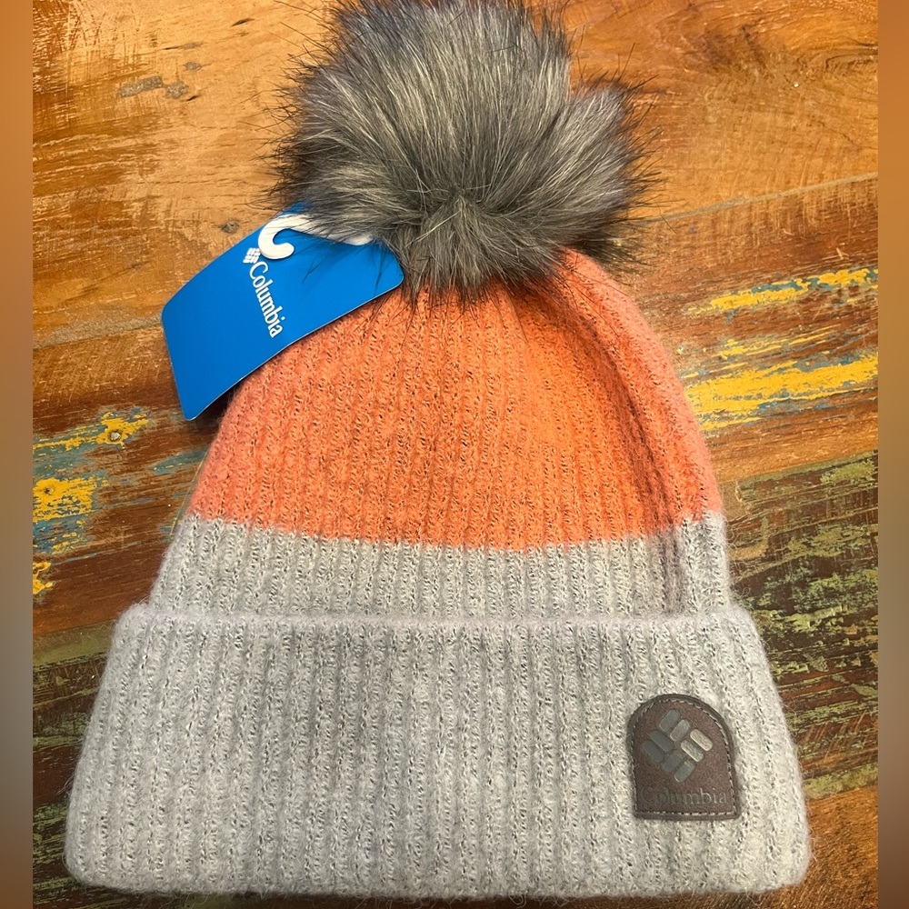 NWT Columbia Winter Blur Pom Pom
Beanie